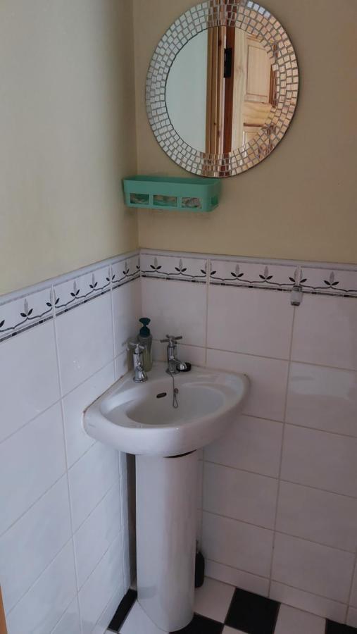 Small Single Room Леттеркенни Экстерьер фото